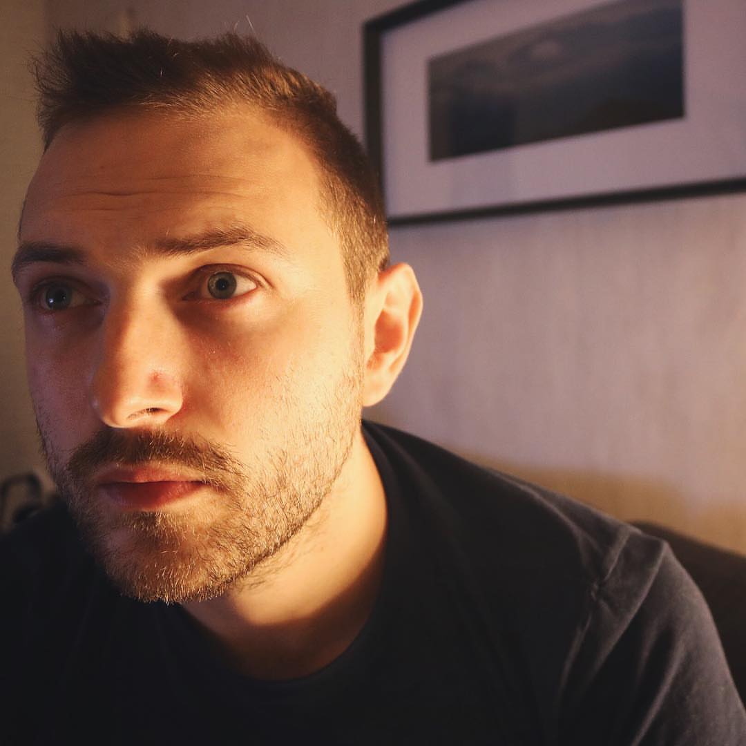 Продължаваме, продължаваме!
Selfie или просто пореден опит да се снимам сам или 